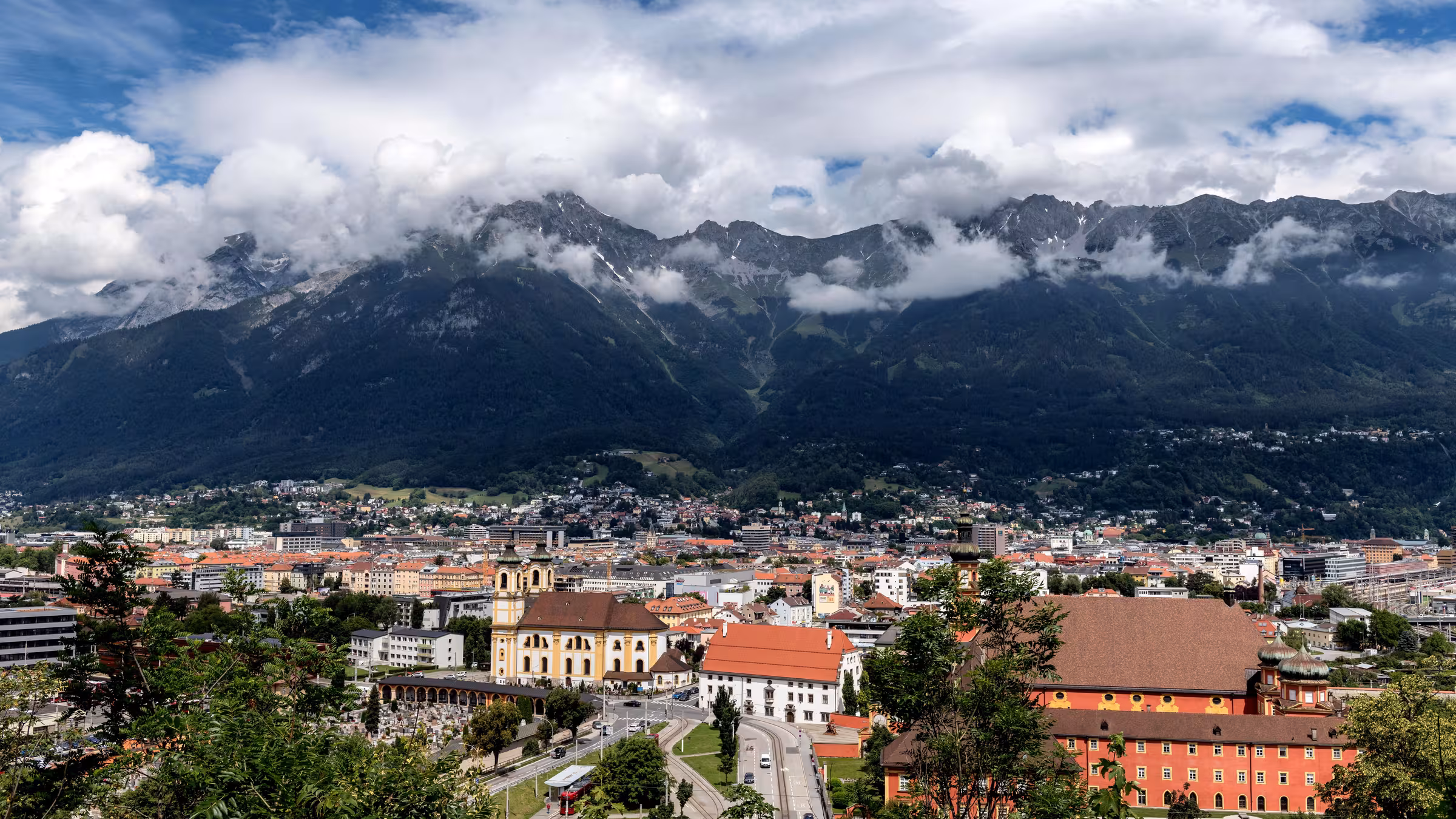 Private Jet & Inflight Catering INN LOWI Innsbruck | SkyDine